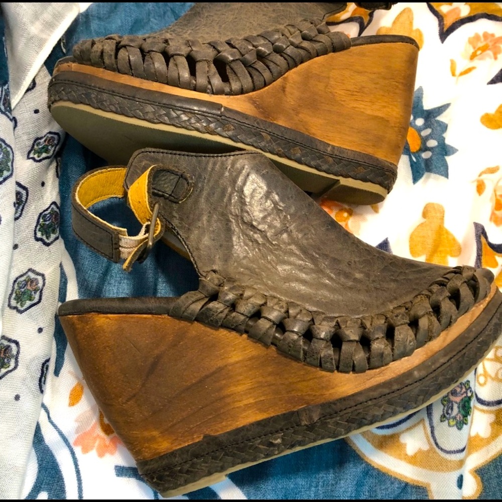 Very Volatile wedge sandals